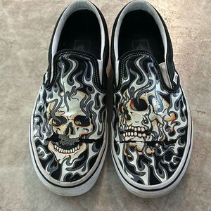 VANS Flame Skull Sneakers Size 9